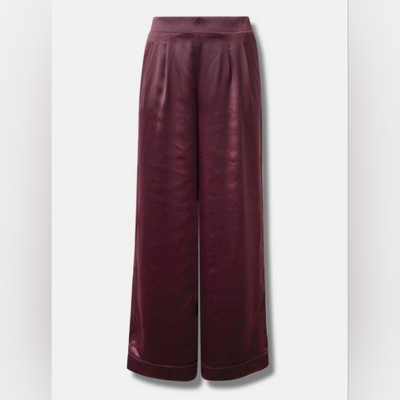 4R (4X)• Torrid • Wide Leg Satin High Rise Pant - Picture 4 of 4
